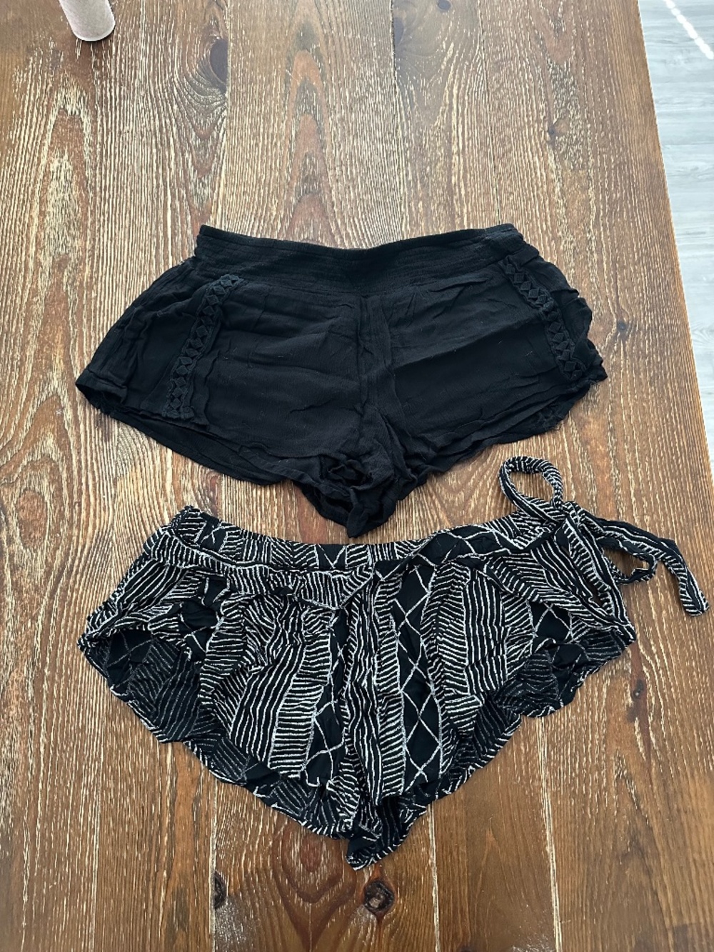 Women's Oneil Linen shorts & Amuse Society Shorts Size Large
